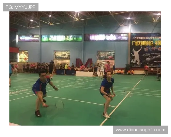 武汉羽毛球队包夹战术解析与实战应用探讨